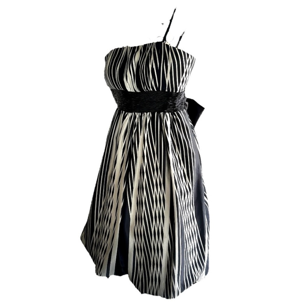 MAX & CLEO, CHIC, SILVER & BLACK, STRAPLESS DRESS WITH RUCHED BUST. SIZE 2